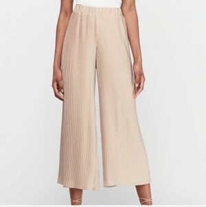 NEW Express Cream Pleated High Rise Cropped Pull On Wide Leg Flowy Pants Size XS